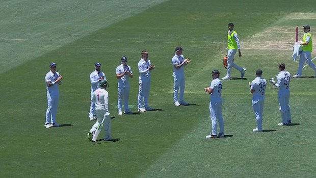 Usman Khawaja was given a guard of honour by the England team as he arrived at the crease for his final Test innings.