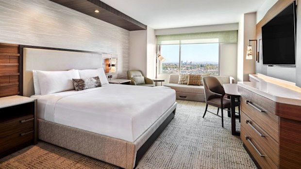 jw marriot anaheim Theme Park View King, 1 King,