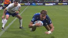 Zac Lomax scores the game-winning try.