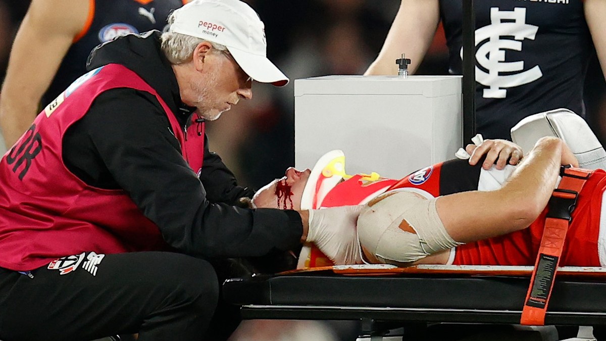 AFL 2022: Hunter Clark stretchered from field after brutal head clash ...