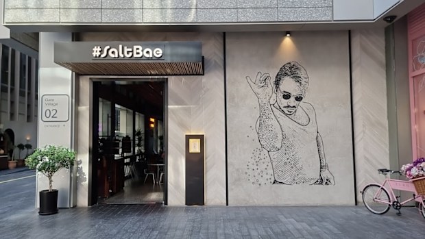Salt Bae's New York burger restaurant has closed it's doors.