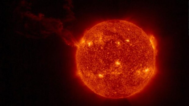 he Solar Orbiter spacecraft, operated by NASA and the European Space Agency, captured a giant solar eruption on February 15. This is the largest solar prominence eruption ever observed in a single image together with the full solar disc.