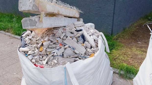 There is still about 6.4 million tonnes of asbestos materials left in Australian buildings.