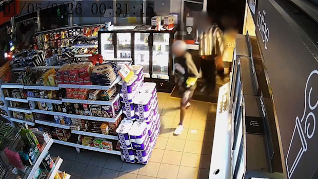 Alice Springs: More than a dozen people charged after crowd ransacks ...
