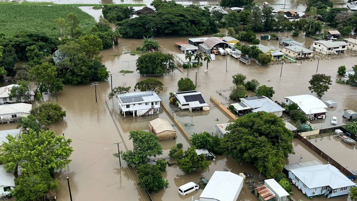Queensland floods update: Man missing in floodwaters, government ...