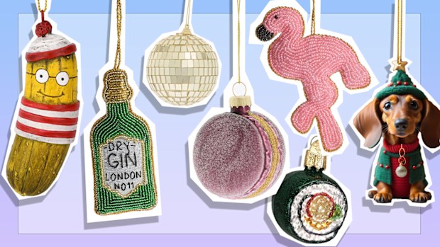 9PR: Christmas decorations