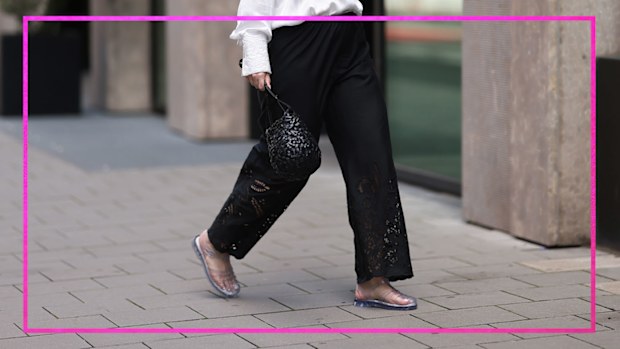 9PR: Jelly sandals