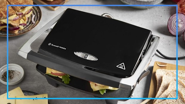 9PR: Toastie maker