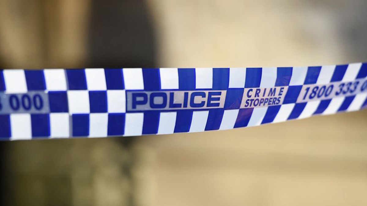 Man shot after allegedly lunging at police with knife in Grafton | Nine ...