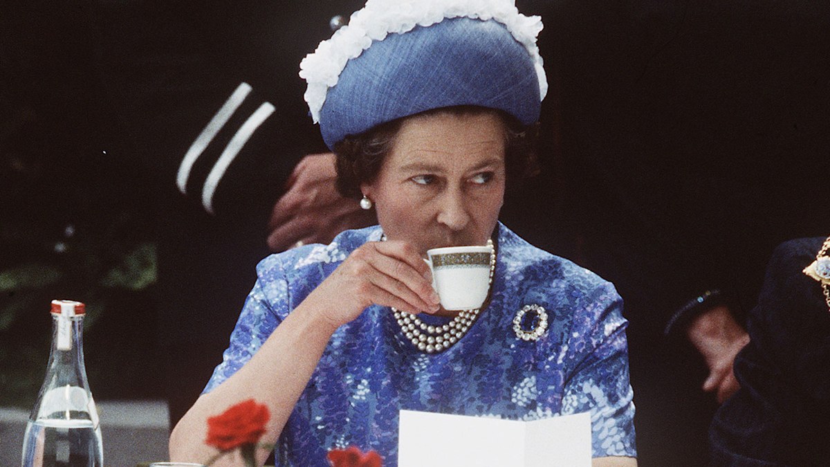 Queen Elizabeth's morning routine includes two breakfasts followed by ...