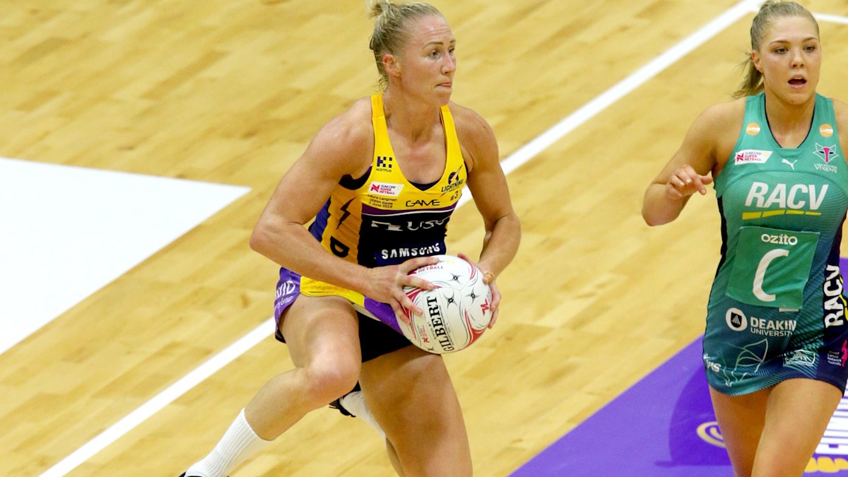 Super Netball: Vixens crash Langman's milestone | Nine.com.au
