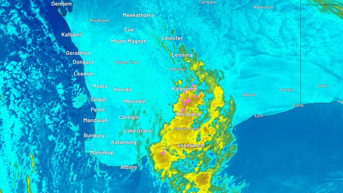 Weather update: Line of storms stretching 500km lurking over Western ...