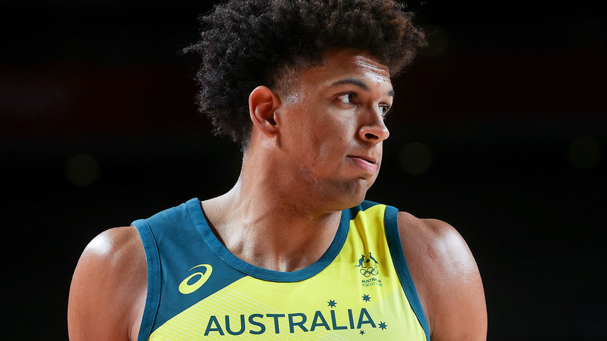 Boomers shock as Aussie NBA star cut for Paris