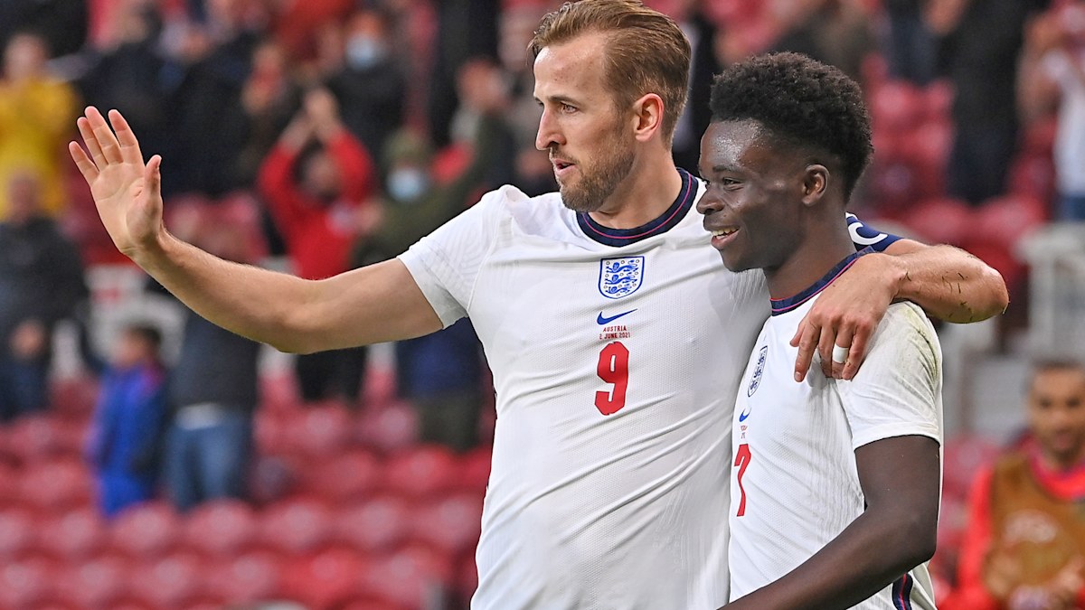 Football: England players booed for kneeling, Gareth Southgate ...