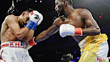 Crawford beat Khan
