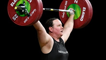 Laurel Hubbard of New Zealand competes in the Women's +90kg Final during the Weightlifting on day five of the Gold Coast 2018 Commonwealth Games(Getty)