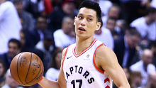 Jeremy Lin playing for the Toronto Raptors in 2019.