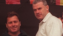 Former Bulldogs coach Chris Anderson (R) in 1997.