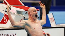 Rowan Crothers celebrates Tokyo 2020 gold.