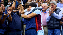 <p>New Grand Slam title-holder Carlos Alcaraz immediately sought out his box, including his coach Juan Carlos Ferrero, after his 6-4, 2-6, 7-6(7-1), 6-4 victory over Casper Ruud.</p><p>Following ﻿suit to his mentor, Alcaraz's rise to the top spot is the first post-New York No.1 ranking change since Ferrero claimed the honour in 2003, similarly as a first-time US Open finalist.</p><p>Entering the hard court season, Ferrero previously said ﻿Alcaraz had lost a bit of the joy in tennis.</p><p>Speaking post-match, ﻿Alcaraz thanked those who had helped him through that difficult time.</p><p>"﻿I felt the pressure, I couldn't smile on court like I do in every match, in every tournament," he said.</p><p>"So, I came here just to enjoy, you know, to smile on court, to enjoy playing tennis.</p><p>"I love playing tennis and I will tell you if I smile, if I have fun out there [then] I [play at] my best level, my best tennis.</p><p>"So, I would like to say thanks to my team and thanks to my family, everyone who supported me at that moment."</p>