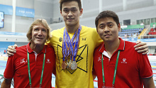 Sun Yang with his Australian coach Denis Cotterell (L), who has quit Chinese swimming after Sun's ban.