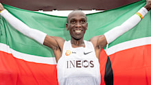 Kipchoge breaks the two-hour marathon