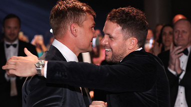Ollie Wines, Travis Boak embrace in emotional moment