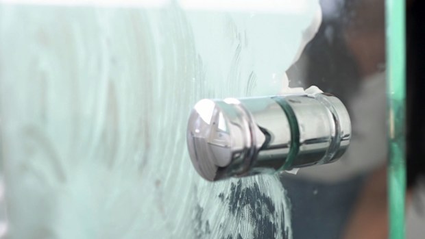 Home hacks cleaning tips shower Anita Birges