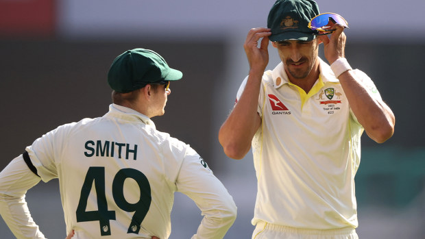 Captain Steve Smith talks with Mitchell Starc during the fourth Test.