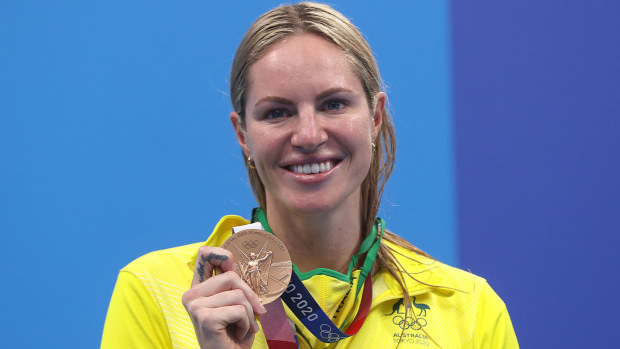 Emily Seebohm poses with the bronze medal she won in the 200m backstroke at the Tokyo Olympics in 2021.
