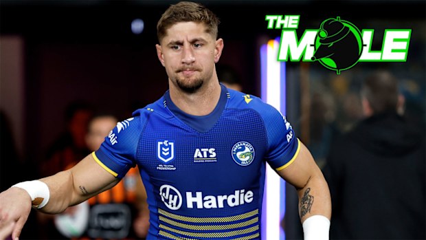 Zac Lomax of the Eels runs onto the field during the round 16 NRL match between Parramatta Eels and Gold Coast Titans at CommBank Stadium, on June 22, 2025, in Sydney, Australia. 
