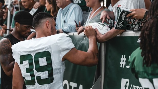 Valentine Holmes at Jets training camp