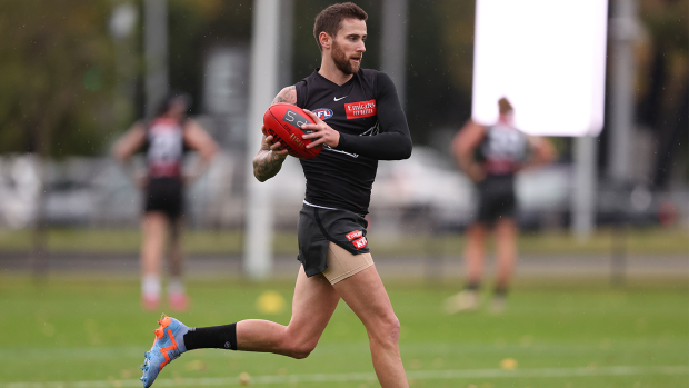 Jeremy Howe has returned to Collingwood training following his broken arm.