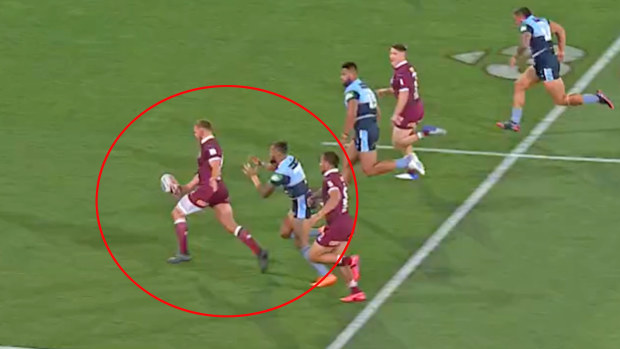 Capewell makes a linebreak and puts in a perfect kick