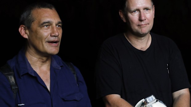 Members of the Thai cave rescue team, Australian doctors divers Craig Challen (L) and Richard Harris (R).