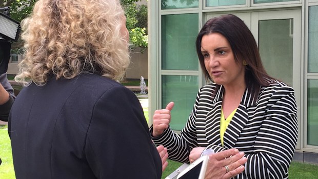 Tasmanian senator Jacqui Lambie (right) in a fiery exchange with newly minted National Farmers Federation president Fiona Simson over the backpacker tax. (AAP)