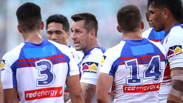 Mitchell Pearce of the Knights speaks to his players during the NRL Elimination Final.