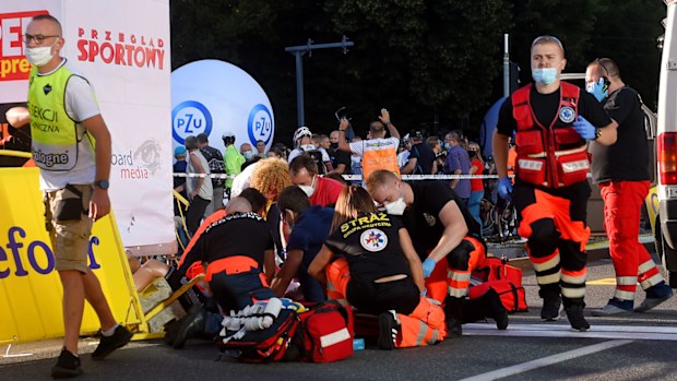 Fabio Jakobsen of The Netherlands  is treated by doctors