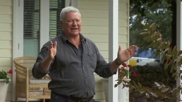 Scott Cam tells the teams about the $250,000 prize money