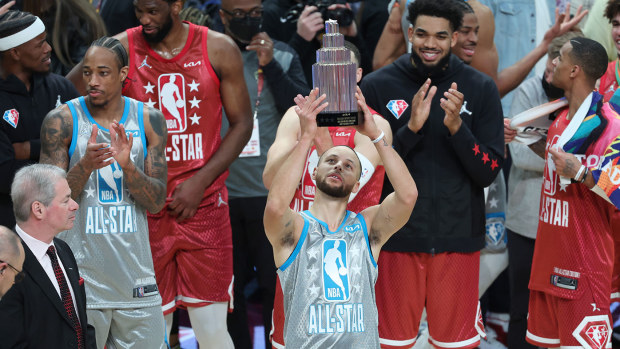  Stephen Curry #30 of Team LeBron receives the NBA All-Star MVP Kobe Bryant Trophy 