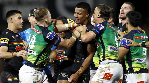 Stephen Crichton and Jack Wighton brawl