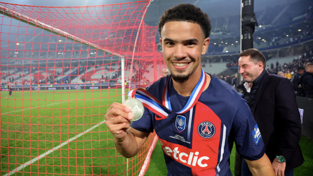 Warren Zaire-Emery #33 of Paris Saint-Germain celebrates the French Cup after beating Olympique Lyonnais.