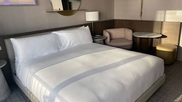 Los Angeles famil. Hotel and destination review. USA.
