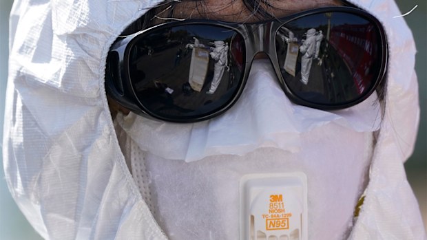 Wearing glasses and a mask can greatly reduce your risk of being infected with COVID-19.