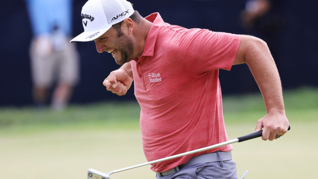 Jon Rahm celebrates his birdie at the 72nd hole of the US Open.