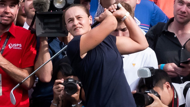  Ash Barty takes a shot at the target in the middle of the Yarra River during The Presidents Cup official launch in 2019