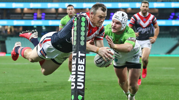 Brett Morris of the Roosters scores a try 