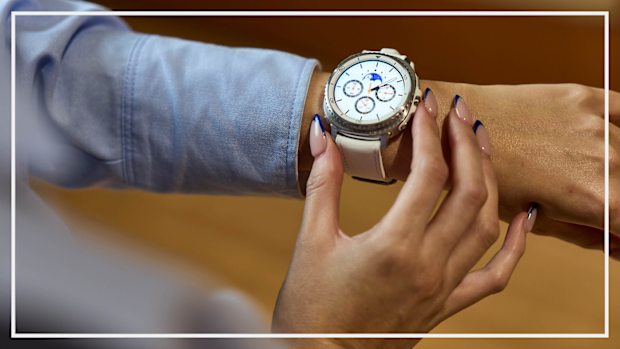The white Galaxy Watch8 Classic looks very professional and feels great.