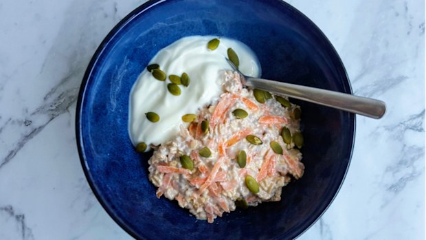 Who said eating healthy had to be boring?! These overnight oats are delicious.