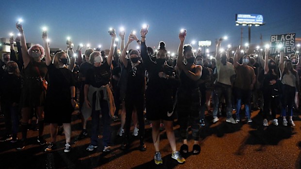 Protests have been taking place nationwide in response to the Kentucky grand jury's determination of no charges were brought against the officers related to the death of Breonna Taylor. St Louis, Missouri, United States